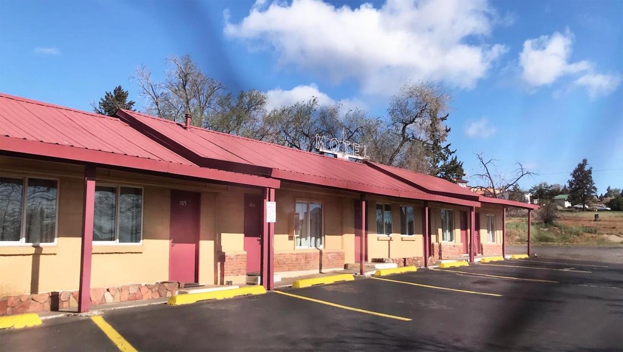Juniper Motel Мадрас Екстериор снимка