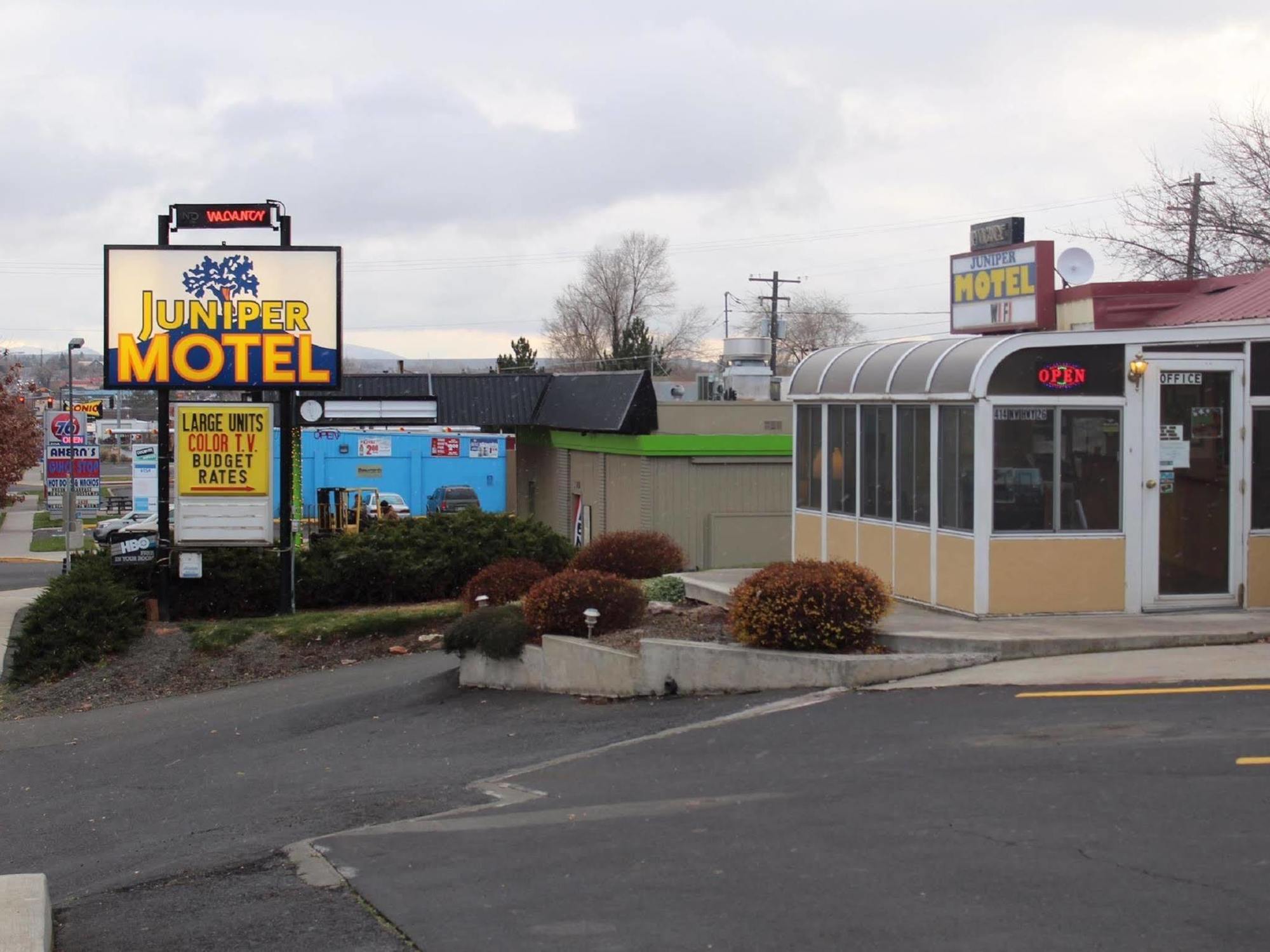 Juniper Motel Мадрас Екстериор снимка